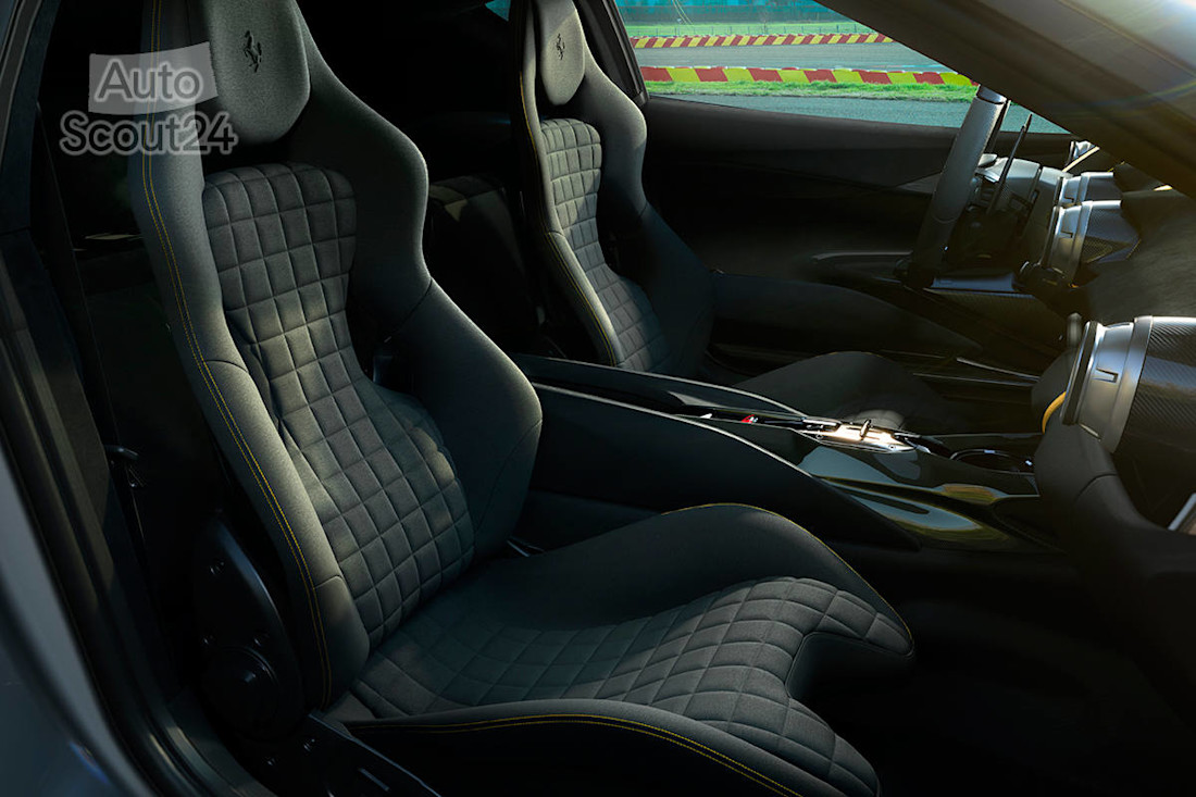 Nuevo Ferrari V12 edición especial 2021 (6).jpg