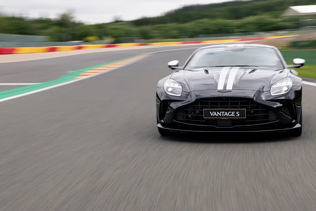 BEBE20260702 Aston Martin Vantage S 03