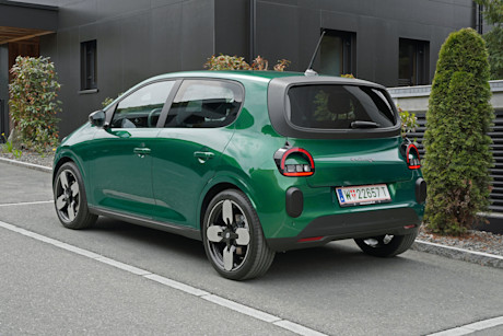 Renault-twingo-e-tech-electric-2026_Heck-seitlich