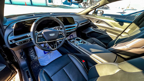 Editorial 2023 cadillac lyriq 14 jv