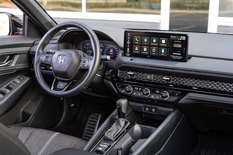 Editorial 2025 toyota camry vs honda accord comp jw 240918 13