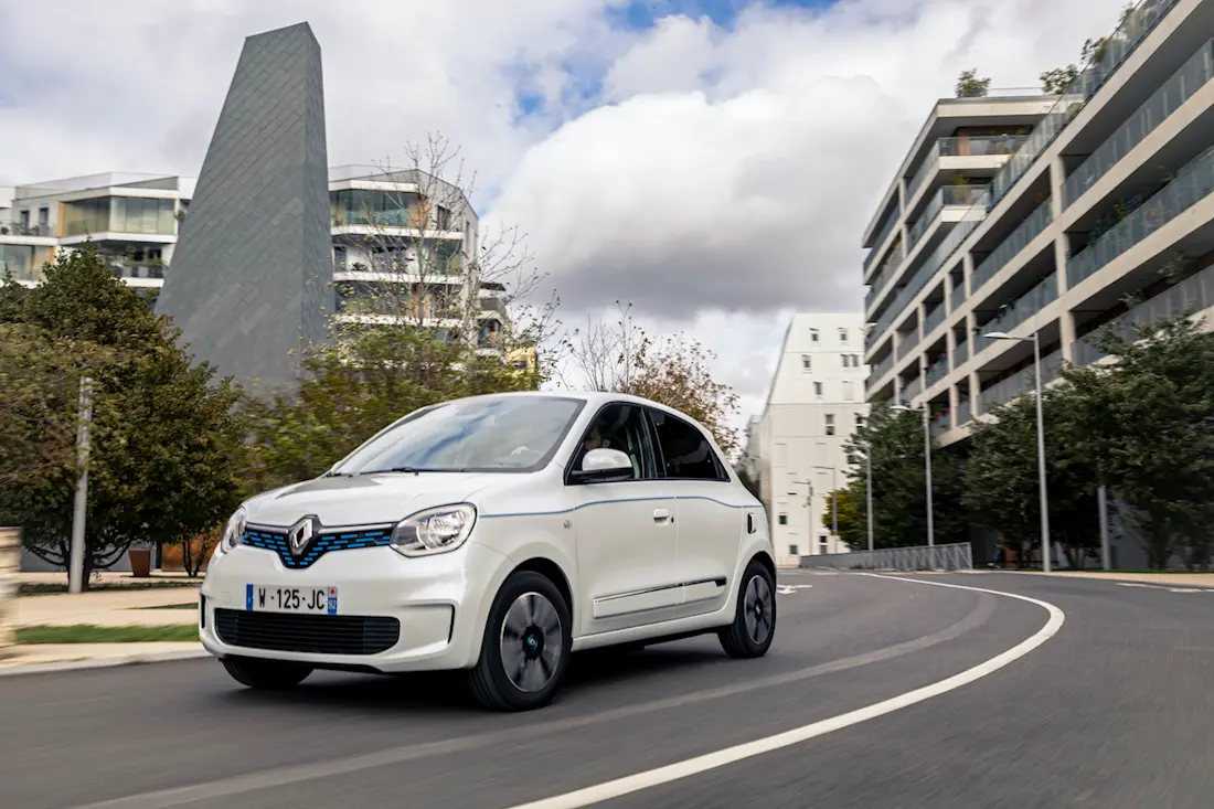 AS24 Renault rijdend voor 2