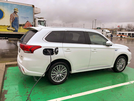 Editorial 2020 mitsubishi outlander phev gt s awc 09 mb