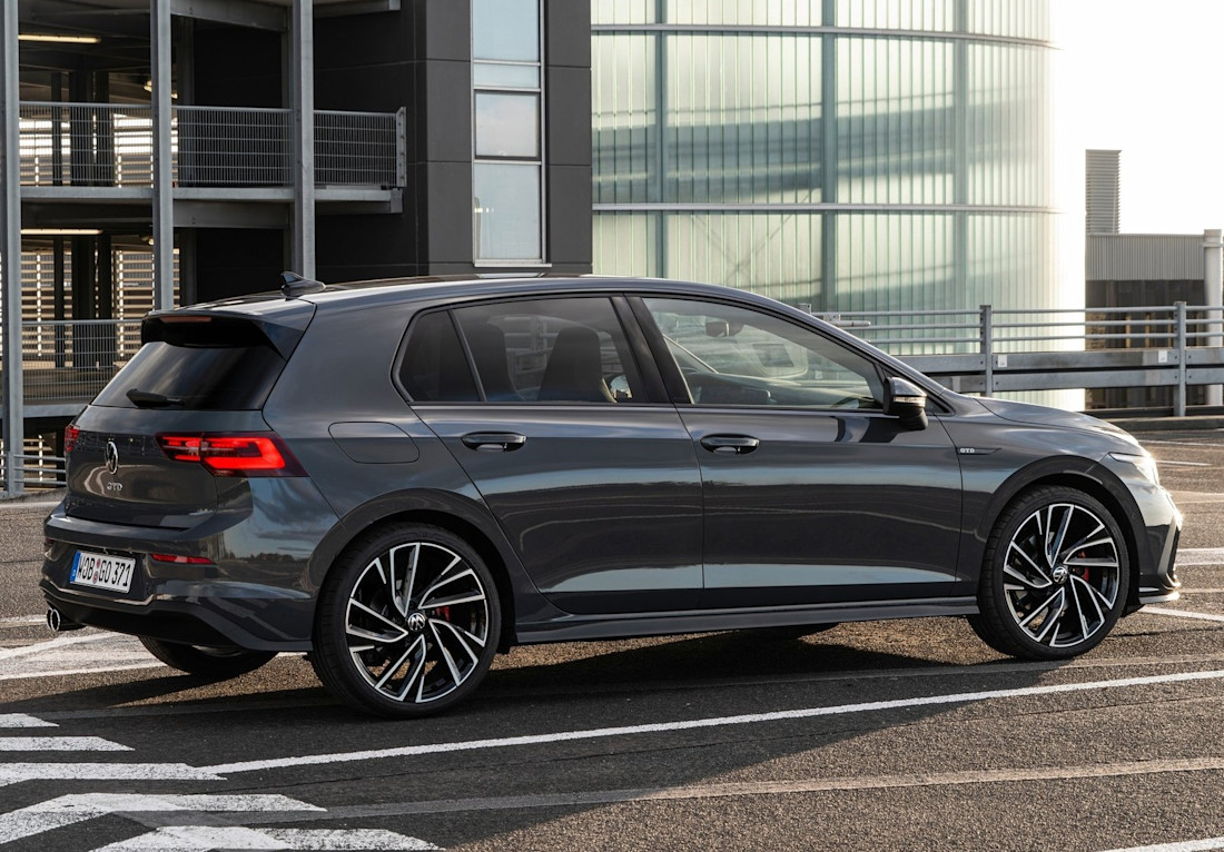 vw-golf-gtd-side