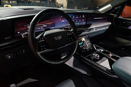 Editorial 2025 cadillac escalade iq preview jv 241003 7