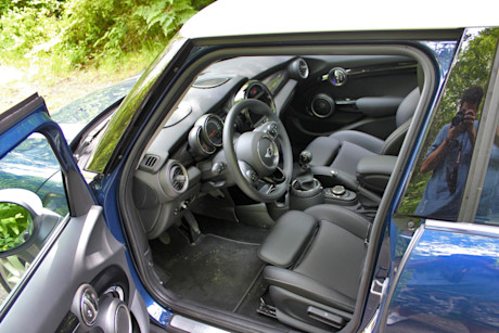 Editorial 2015 mini cooper s 5 door dh 12