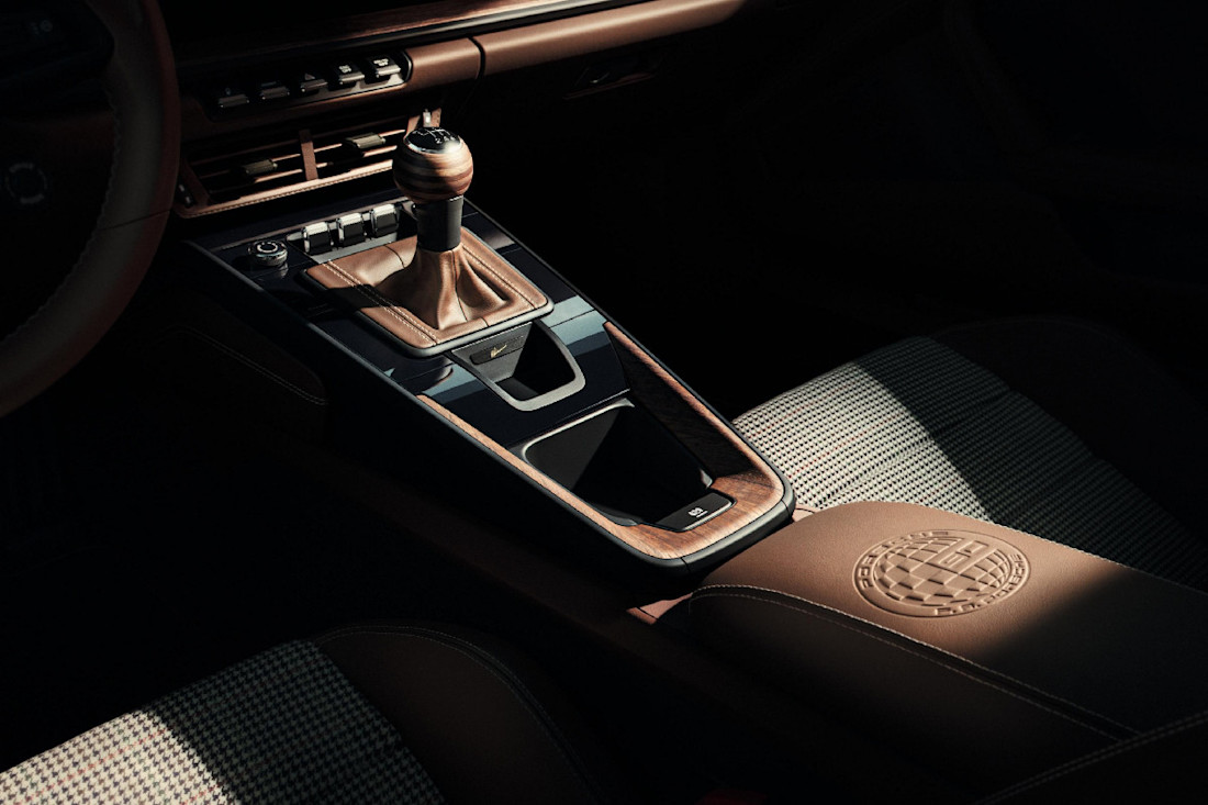 911-GT3-90-F-A-porsche-2025 (21).jpg