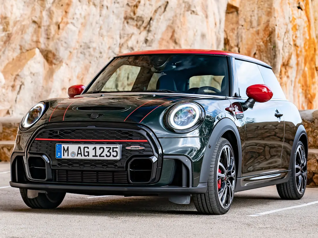 Mini-John Cooper Works-2022-wallpaper