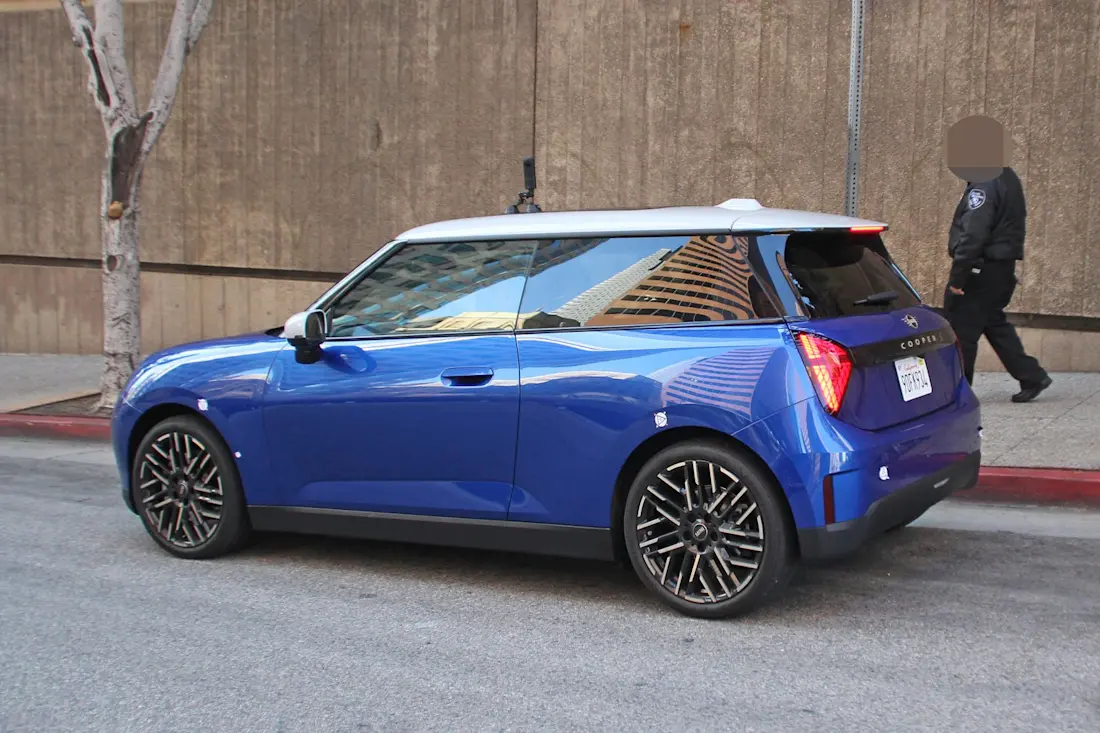 mini-cooper-se-2023-2 mini-cooper-se-2023-2