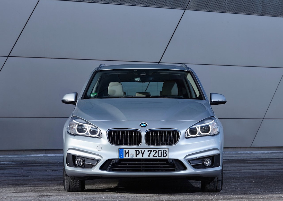 BMW-225xe Active Tourer-2016 (4)
