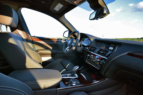 Editorial 2016 bmw x4 m40i jp 14