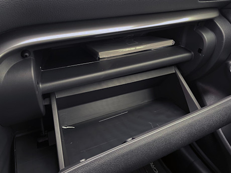 Editorial 2024 mitsubishi eclipse cross noir td 240220 19 pb