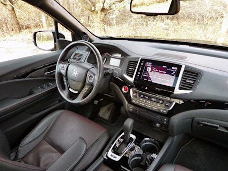 Editorial 2018 honda ridgeline black edition 13 jb