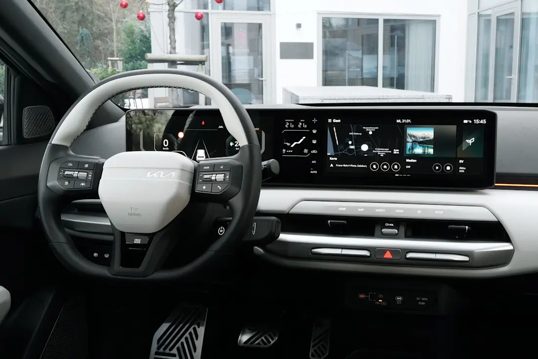 Kia EV4 Hatchback (2026)_Cockpit