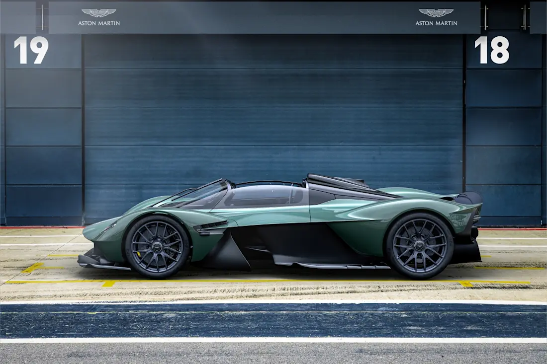 aston-martin-valkyrie-lego-2025 (6)