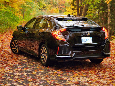 Editorial 2017 honda civic hatchback 10 jb
