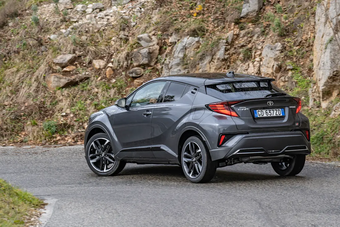 Toyota C-HR GR - retro