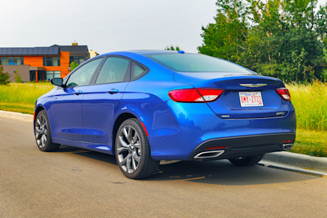 Editorial 2015 chrysler 200 s ts 04 2660