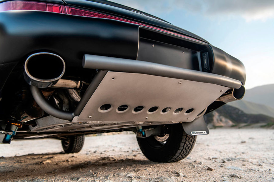 Porsche-911-964-restomod-safari (9).jpg