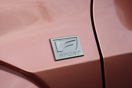 Lexus UX 300h 2025 : essai routier Image