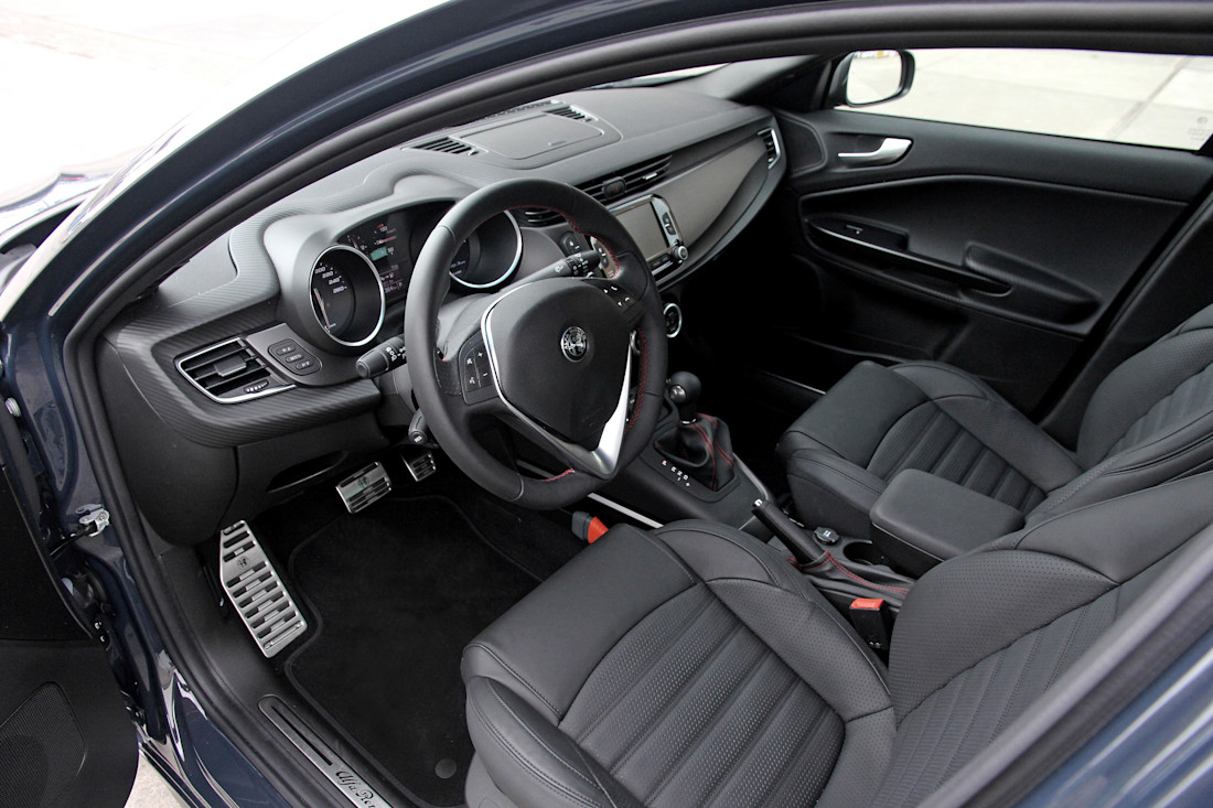 Alfa_Romeo_Giulietta_1