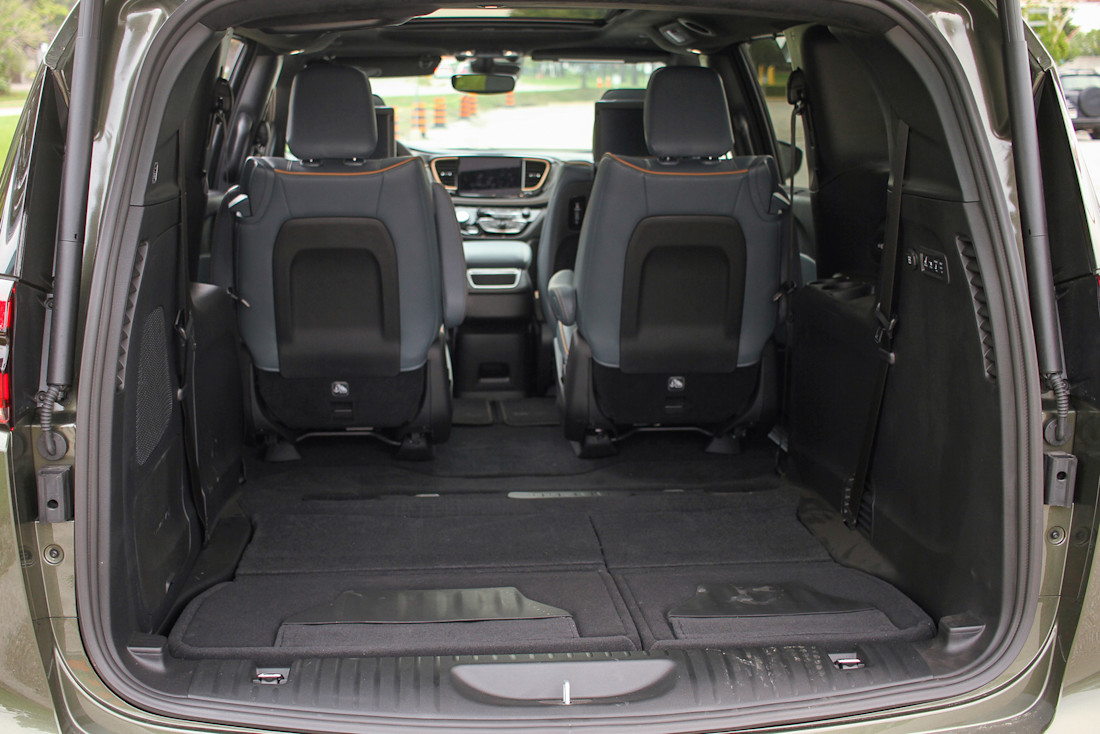 2027 Chrysler PAcifica - TD - CT - 261005 - 15.jpg