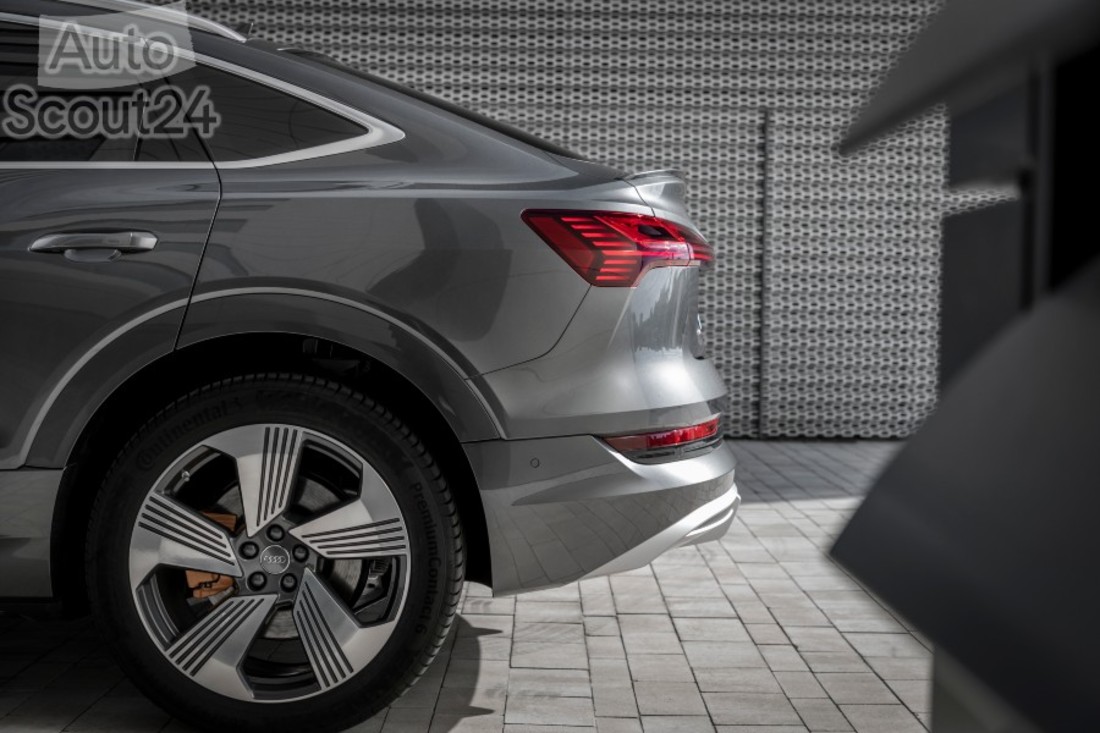 Audi e-tron Sportback alta 16 (1).jpg