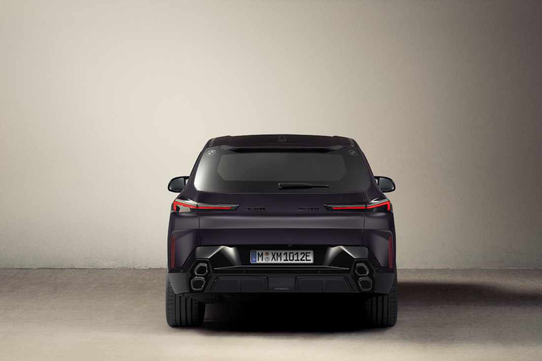 BMW-XM-by-Kith-2024 (12).jpg