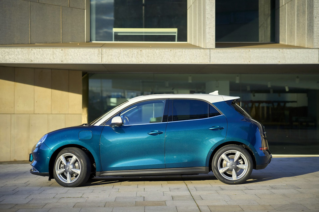 ora_funky_cat_first_edition_85