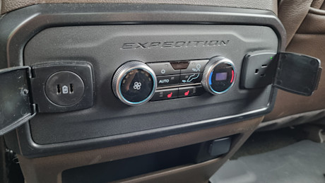 Ford Expedition King Ranch 2024 : essai routier Image