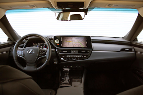 Lexus ES 250 AWD 2022 : essai routier Body Image