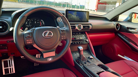 Editorial 2021 lexus is 350 awd 12 ct