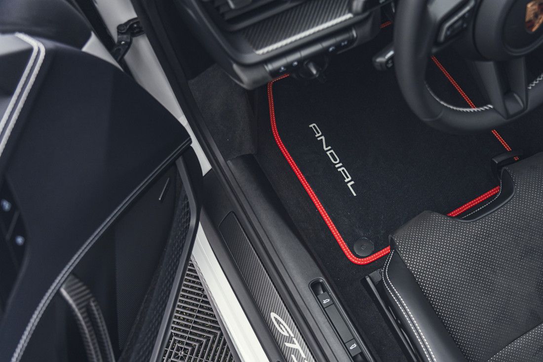 PorscheGT3-andial-alfombrilla.jpg