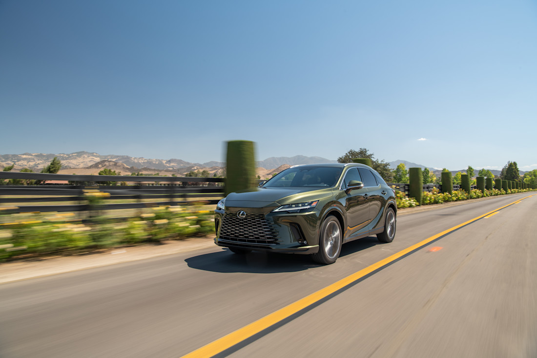 23RX_450h+_LUXURY_NORIGREEN_PEPPERCORN_PHEV0085