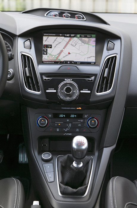 Editorial 2015 ford focus st jw 18