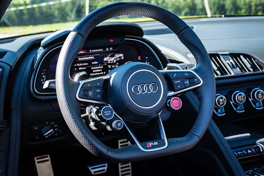 Audi-R8-Steering Audi-R8-Steering