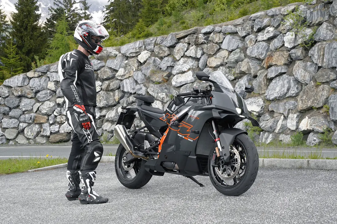 KTM 990-rc-r-2026_ah-seitlich