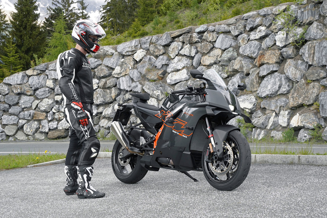 KTM 990-rc-r-2026_ah-seitlich