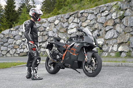 KTM 990-rc-r-2026_ah-seitlich