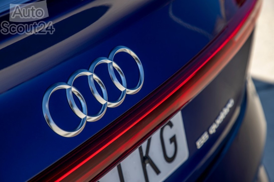 Audi e-tron Sportback alta 05 (1).jpg