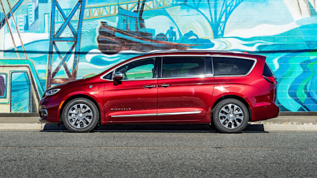 Editorial 2021 chrysler pacifica hybrid pinnacle 03 bm