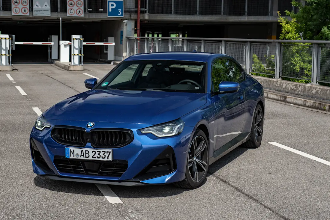 BMW-220d-Coupe-Front-Side