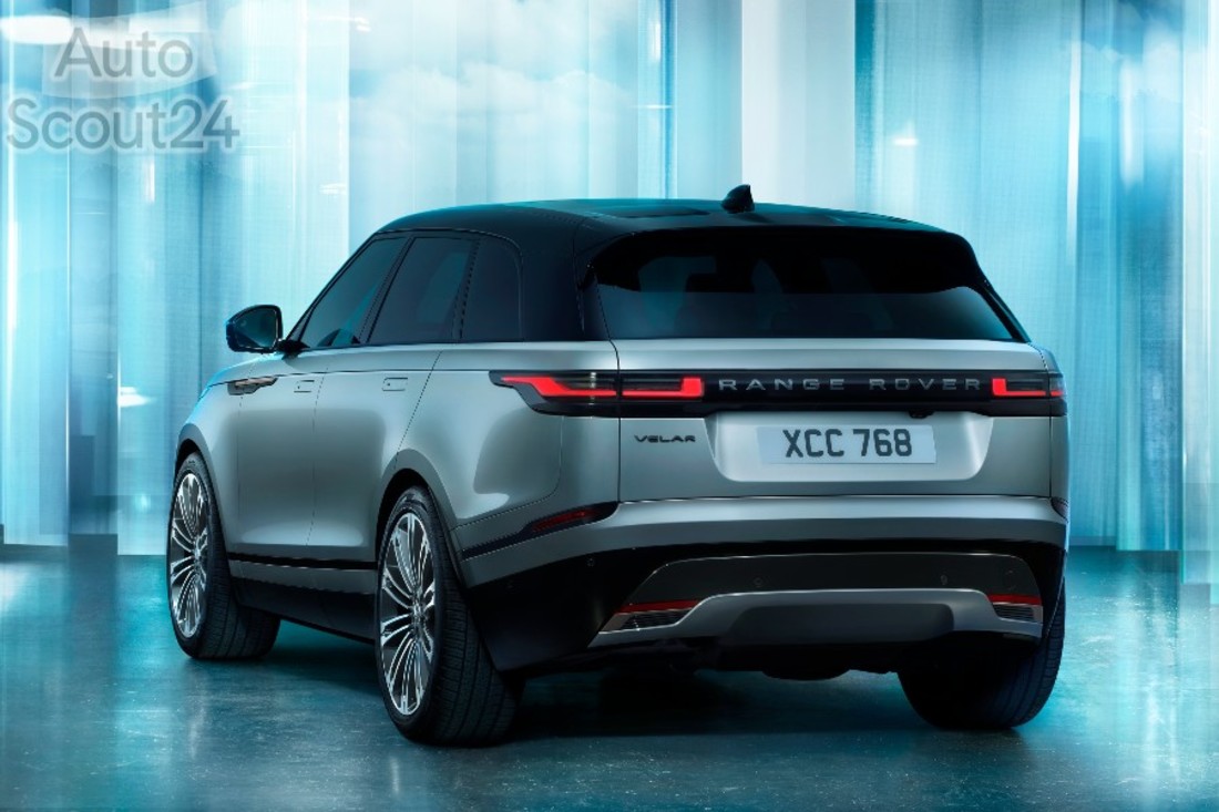 RR_Velar_24MY_Exterior_10_Rear_3-4_010223 (2).jpg