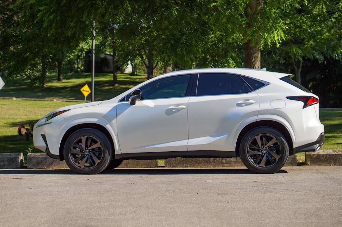 Editorial 2020 lexus nx 300 black line 05 jl