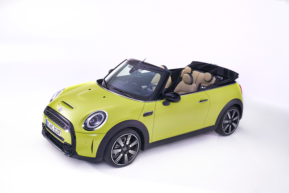 L'originale – si rinnova: Nuova MINI 3 porte, MINI 5 porte, MINI Cabrio
