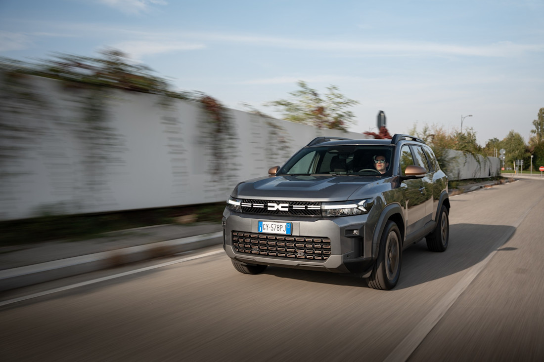 Prova Dacia Bigster: il SUV più spazioso della Duster ora è ibrido, anche GPL