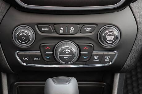 Editorial 2021 jeep cherokee trailhawk elite 28 jm