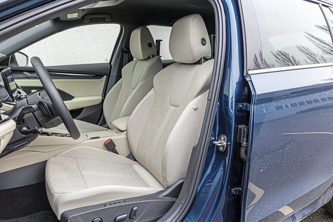skoda-octavia-seat-leon-2023-8.jpg