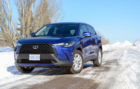 Editorial 2022 toyota corolla cross le awd 01 va fr