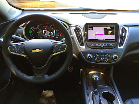 Editorial 17 pb 2016 chevrolet malibu hybrid